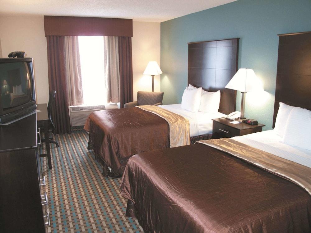 La Quinta Inn By Wyndham Columbia Se Fort Jackson Bagian luar foto