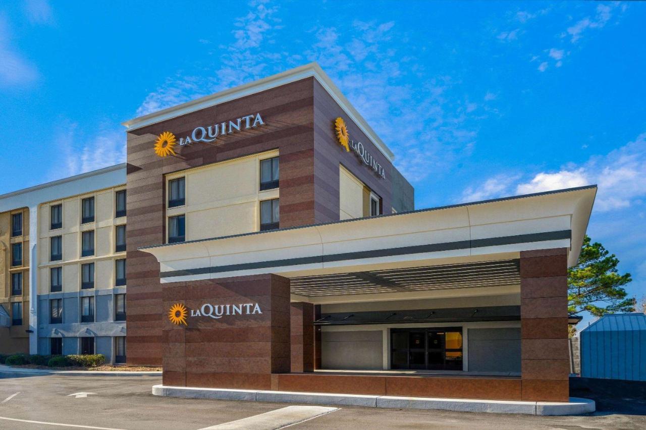 La Quinta Inn By Wyndham Columbia Se Fort Jackson Bagian luar foto